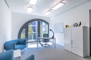 10 Person Private Office