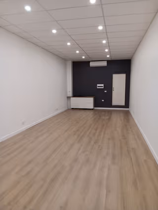 10 Person Private Office