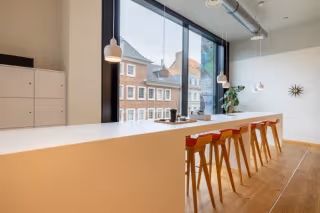 7 Person Private Office