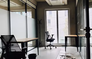 10 Person Private Office