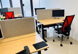 9 Person Private Office
