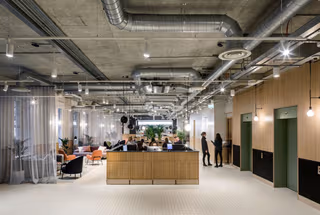 4 Person Coworking Desk
