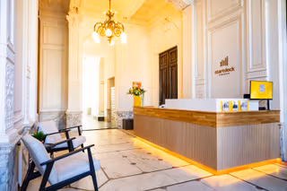 9 Person Private Office