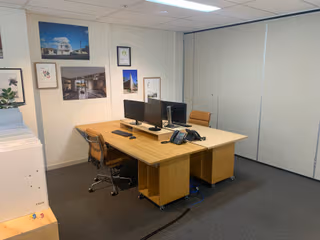 1 Person Shared Office