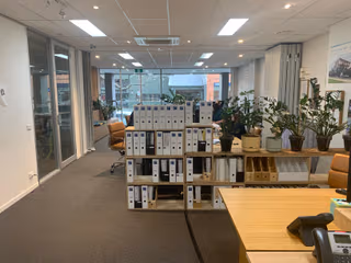 3 Person Shared Office