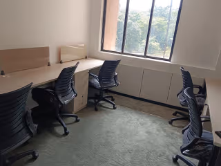 4 Person Private Office