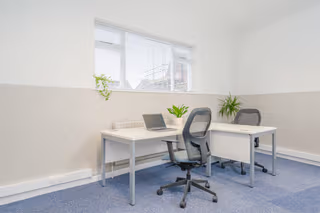 4 Person Private Office