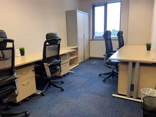 5 Person Private Office