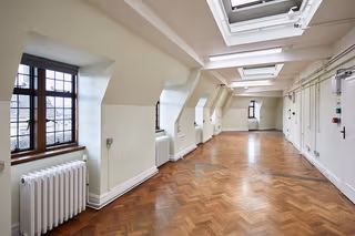 9 Person Private Office