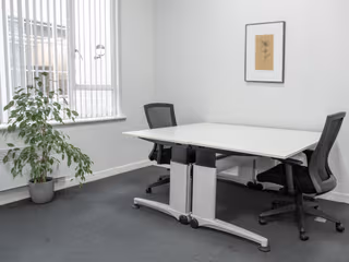 1 Person Private Office