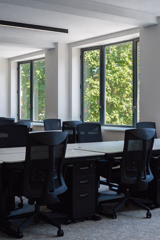 45 Person Private Office