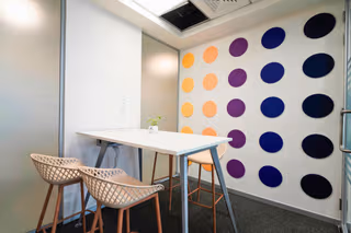 400 Person Private Office