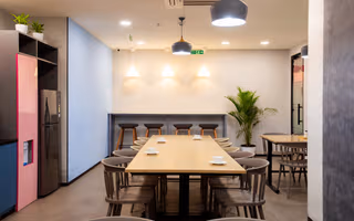 600 Person Private Office