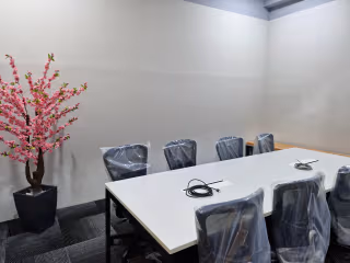 4 Person Coworking Desk