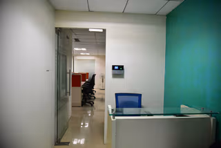 4 Person Coworking Desk