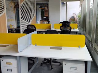 1 Person Coworking Desk