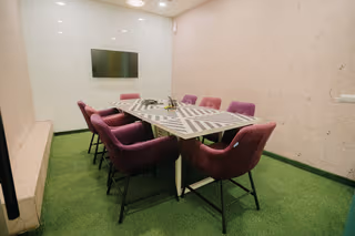 26 Person Private Office