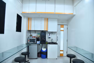10 Person Coworking Desk