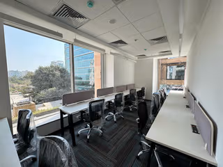 140 Person Private Office