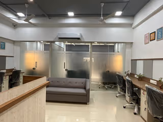 1 Person Coworking Desk