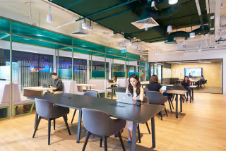 4 Person Coworking Desk