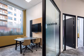 10 Person Private Office