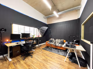 1 Person Private Office