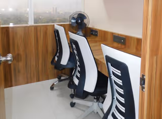 4 Person Coworking Desk