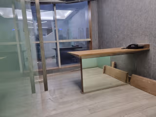 10 Person Private Office