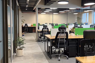 4 Person Private Office