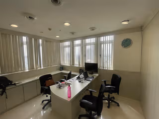 9 Person Coworking Desk