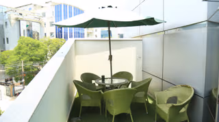 9 Person Private Office