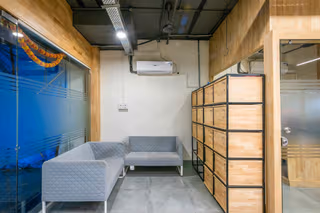 7 Person Coworking Desk