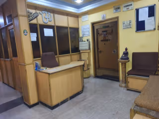 9 Person Private Office
