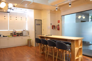 100 Person Private Office