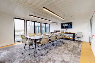 27 Person Private Office