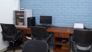 5 Person Coworking Desk