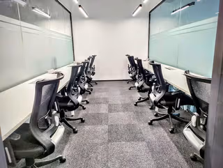 4 Person Coworking Desk