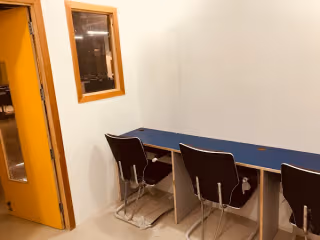 4 Person Coworking Desk