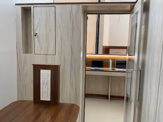 1 Person Shared Office