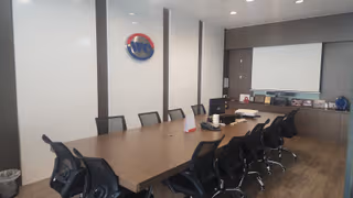 6 Person Shared Office