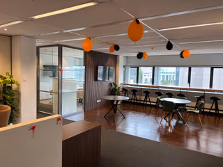 5 Person Private Office