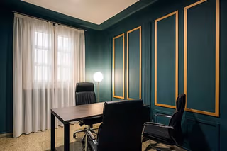 10 Person Coworking Desk