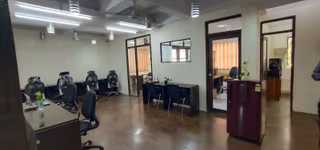 30 Person Coworking Desk
