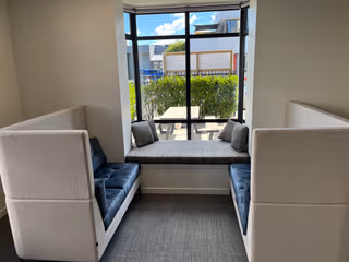 4 Person Coworking Desk