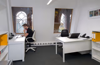 5 Person Coworking Desk