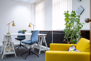 10 Person Private Office