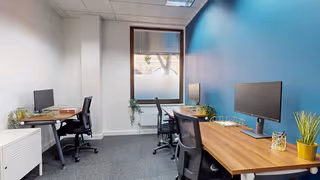 14 Person Private Office