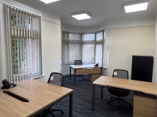 10 Person Private Office