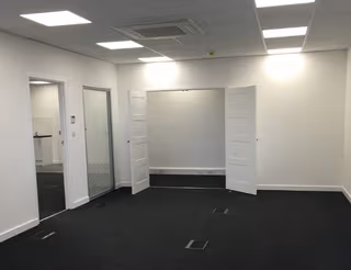 10 Person Private Office